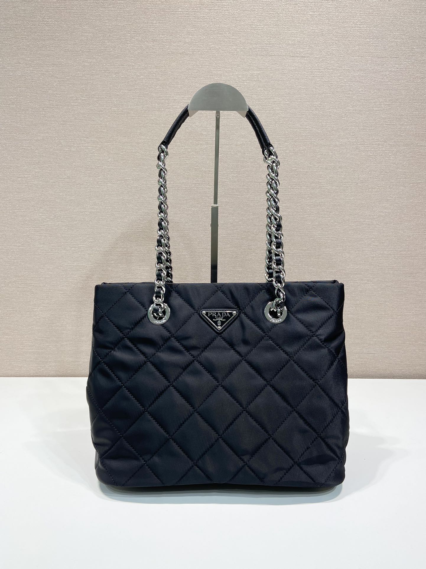 Prada_1BD650